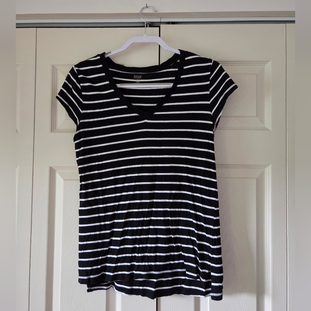 Black And White Striped T Shirt, Size M